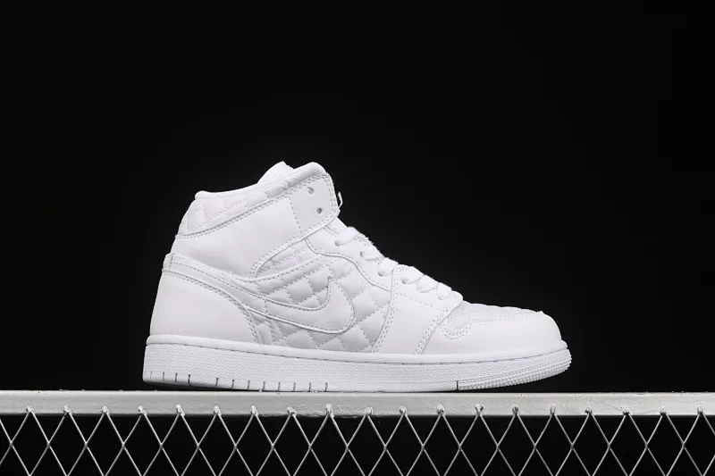 All Categories Air Jordan Jordan Series Basketball Shoes Air Jordan 1 Mid Air Jordan 1 Mid "Quilted White" AJ1 Joe 1 White Diamond "Little Chanel" Mid-top Versatile Casual Sports Shoes DB6078-100